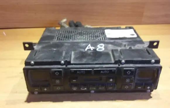 Audi A8 S8 D2 4D Climate control unit 4D0820043C