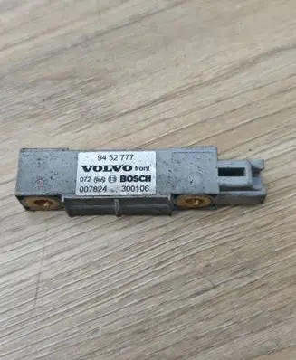 Volvo XC70 Airbag deployment crash/impact sensor 9452777 007824 300106