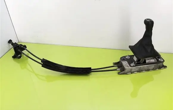 Skoda Yeti (5L) Gear shifter/selector 1K0711061B