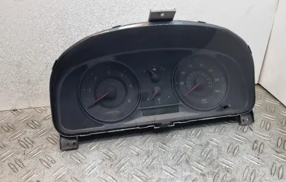 Chevrolet Captiva Speedometer (instrument cluster) 95967061