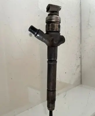 Toyota Corolla Verso AR10 Fuel injector 236700R050 04J10291