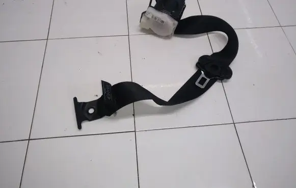 Cadillac BLS Rear seatbelt P12757686051288