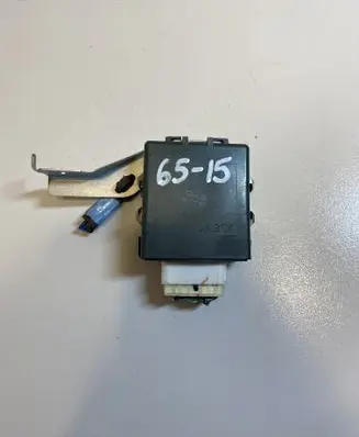 Toyota Land Cruiser (J120) Door central lock control unit/module 8597060030