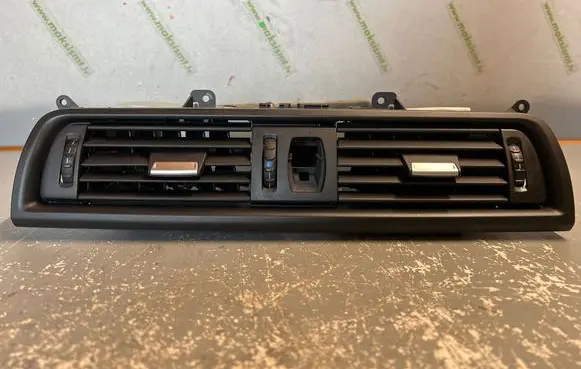 BMW 5 F10 F11 Dashboard side air vent grill/cover trim 16828110