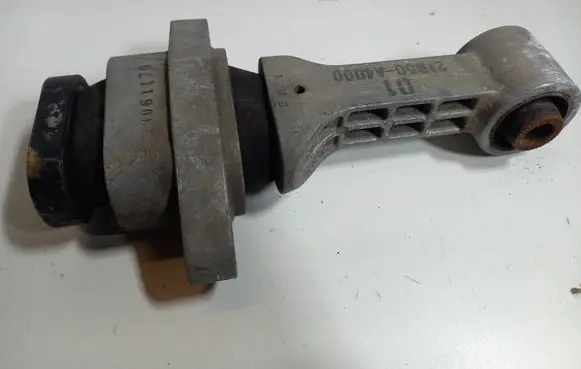 KIA Carens III Engine mount bracket 21950A4000