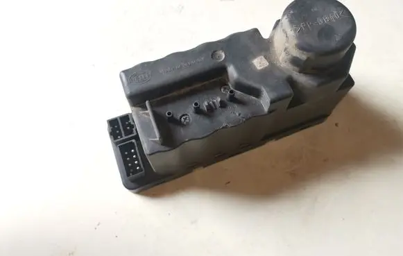 Mercedes-Benz C W202 Central locking vacuum pump 2028000748