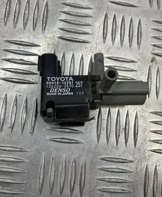 Toyota Corolla E120 E130 Turbo solenoid valve 9091012257