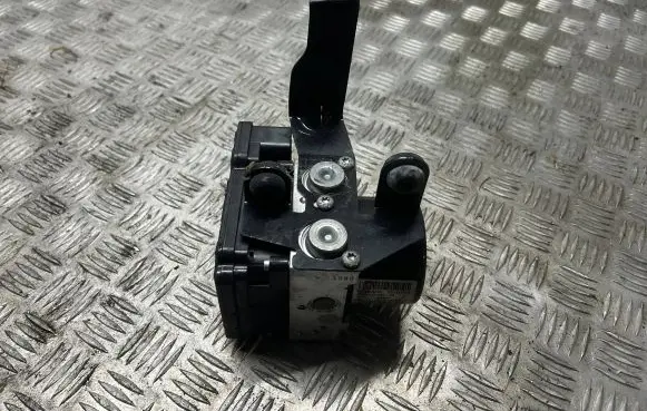 Volvo V50 ABS Pump 31317378