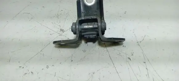 Ford Fiesta Front door lower hinge 