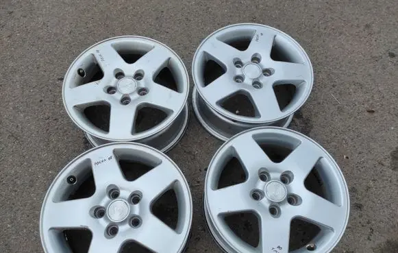 Ford Focus R15 alloy rim 
