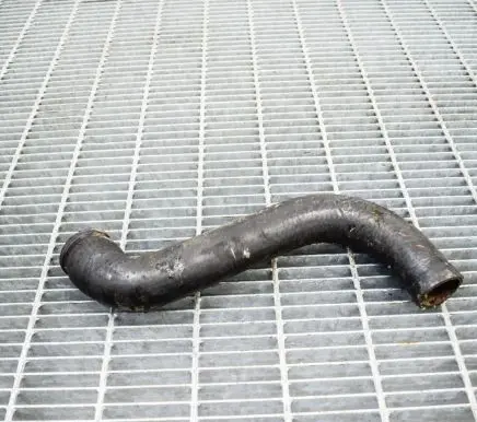 Mercedes-Benz S W116 Engine coolant pipe/hose 1165012582
