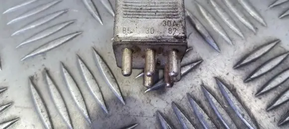 Mercedes-Benz E W124 Other relay 0015420219