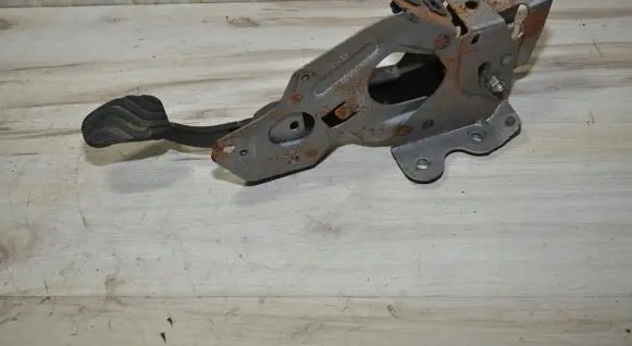 Renault Kadjar Brake pedal