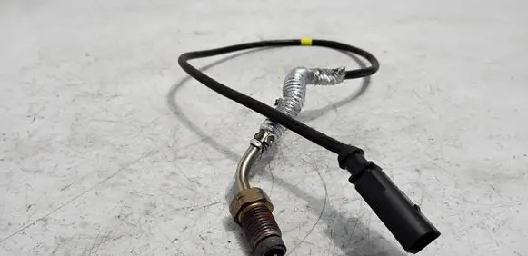 Volkswagen Tiguan Lambda probe sensor 04L906088AR