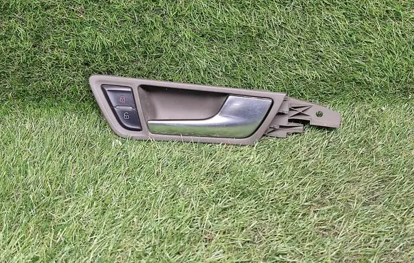 Audi Q5 SQ5 Front door interior handle 8R0837020 8R2962108