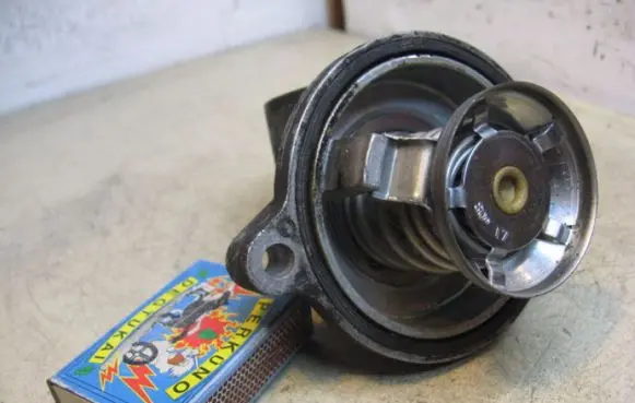 Mercedes-Benz Vito Viano W638 Thermostat A6012030075 23TD