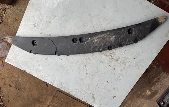 Front bumper skid plate/under tray