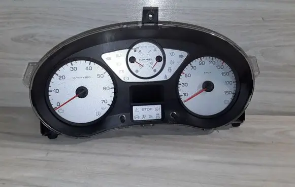 Peugeot Partner Speedometer (instrument cluster) 555001310102 YG008GA8