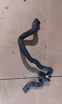 Engine coolant pipe/hose