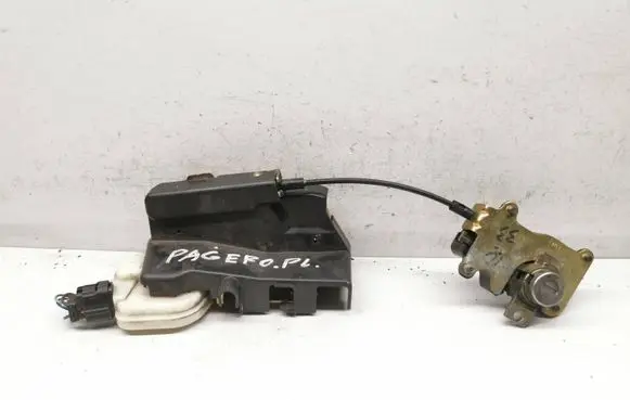 Mitsubishi Pajero Front door lock