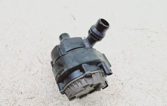BMW 5 G30 G31 Electric auxiliary coolant/water pump 0392024064 863823803