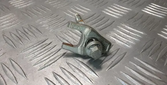 Nissan Navara D23 Fuel Injector clamp holder