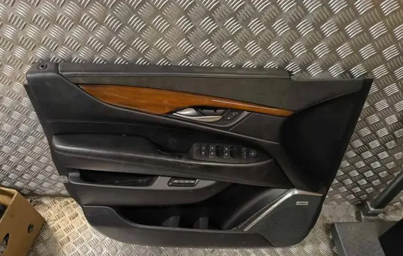 Cadillac Escalade IV Front door card panel trim 60501FIP