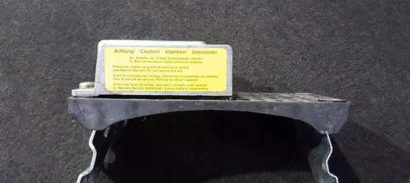 Volkswagen Golf III Airbag control unit/module 1H0959657