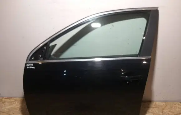 Volkswagen Jetta V Front door