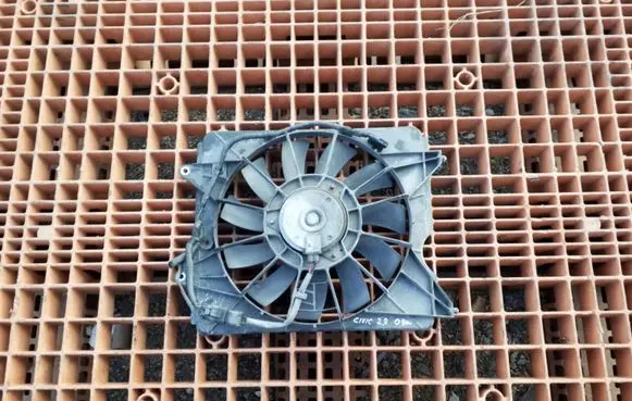 Honda Civic Radiator cooling fan shroud OEM