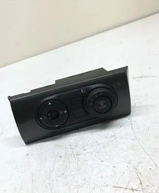 Chevrolet Captiva Wing mirror switch UE7F21