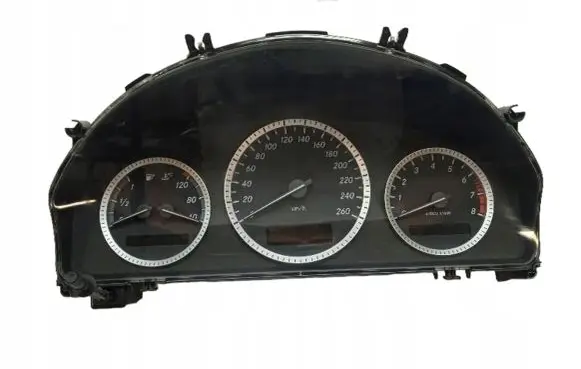 Mercedes-Benz C W204 Speedometer (instrument cluster) A2049002202