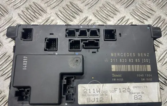 Mercedes-Benz E W211 Door control unit/module 2118208285 8492175