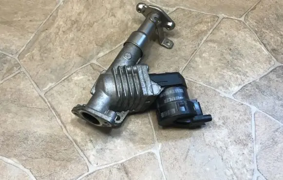 BMW 3 E90 E91 EGR valve 7563241