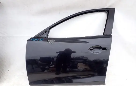Mazda 3 III Front door