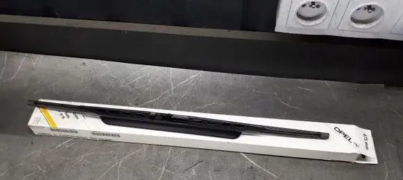 Opel Vectra B Windshield/front glass wiper blade 24910693