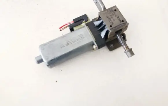 Volvo XC90 Seat adjustment motor 0390203221 905418-102