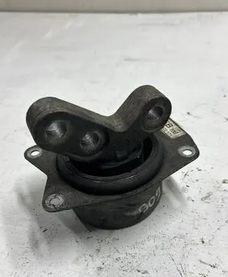 Opel Insignia A Engine mount bracket 13322171