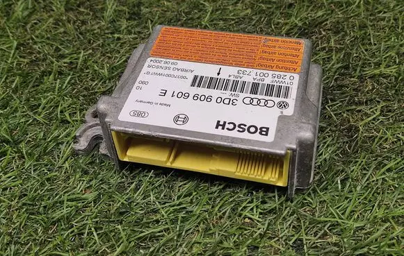 Volkswagen Touareg I Airbag control unit/module 3D0909601E 0285001733