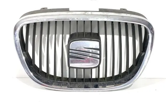 Seat Leon (1P) Front grill 