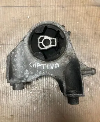 Chevrolet Captiva Engine mount bracket X00762A