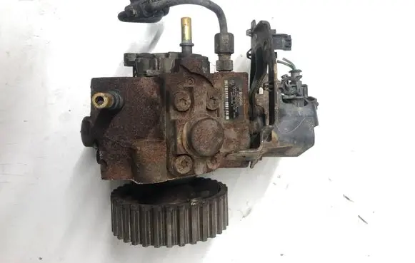 Ford Focus Fuel injection high pressure pump 0445010102 9683703780A