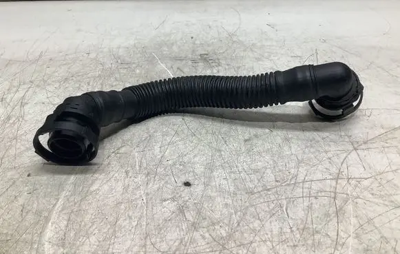 Volkswagen Golf VI Breather hose/pipe 03L103493AE