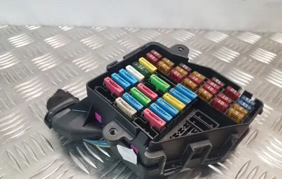 Seat Toledo II (1M) Fuse module 8D1941824