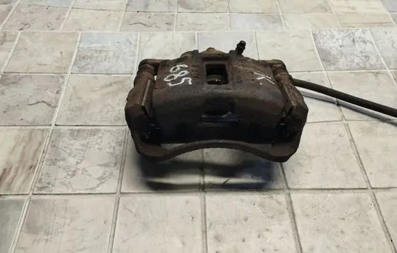 Honda FR-V Front brake caliper