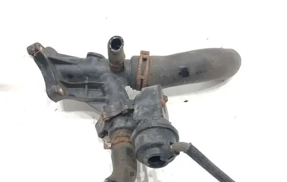 Engine coolant pipe/hose