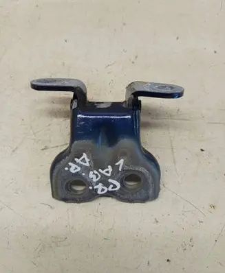 Toyota Avensis T250 Front door lower hinge 