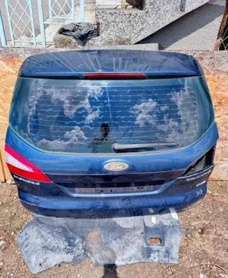 Ford Mondeo MK IV Tailgate/trunk/boot lid