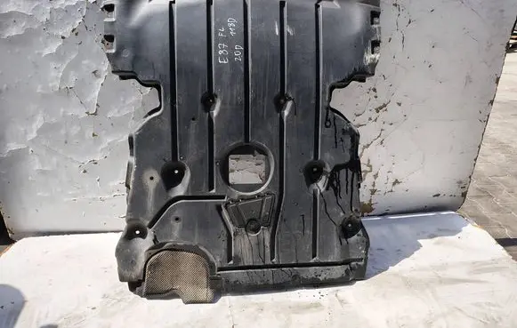 BMW 1 E81 E87 Engine splash shield/under tray 