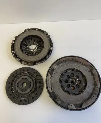 BMW 3 E90 E91 Clutch set kit 415055210